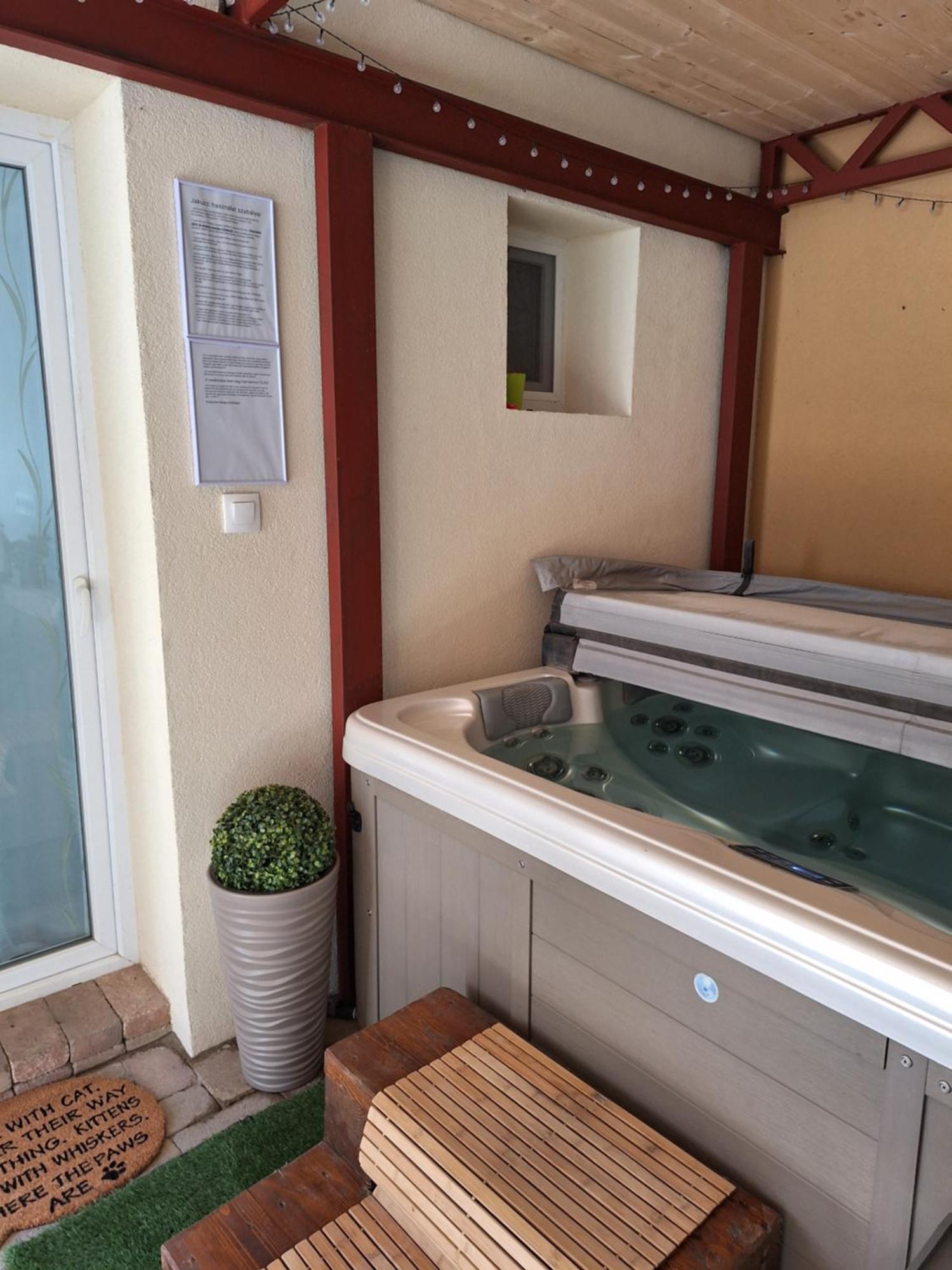 Varfal Apartman II Eger Habitación foto