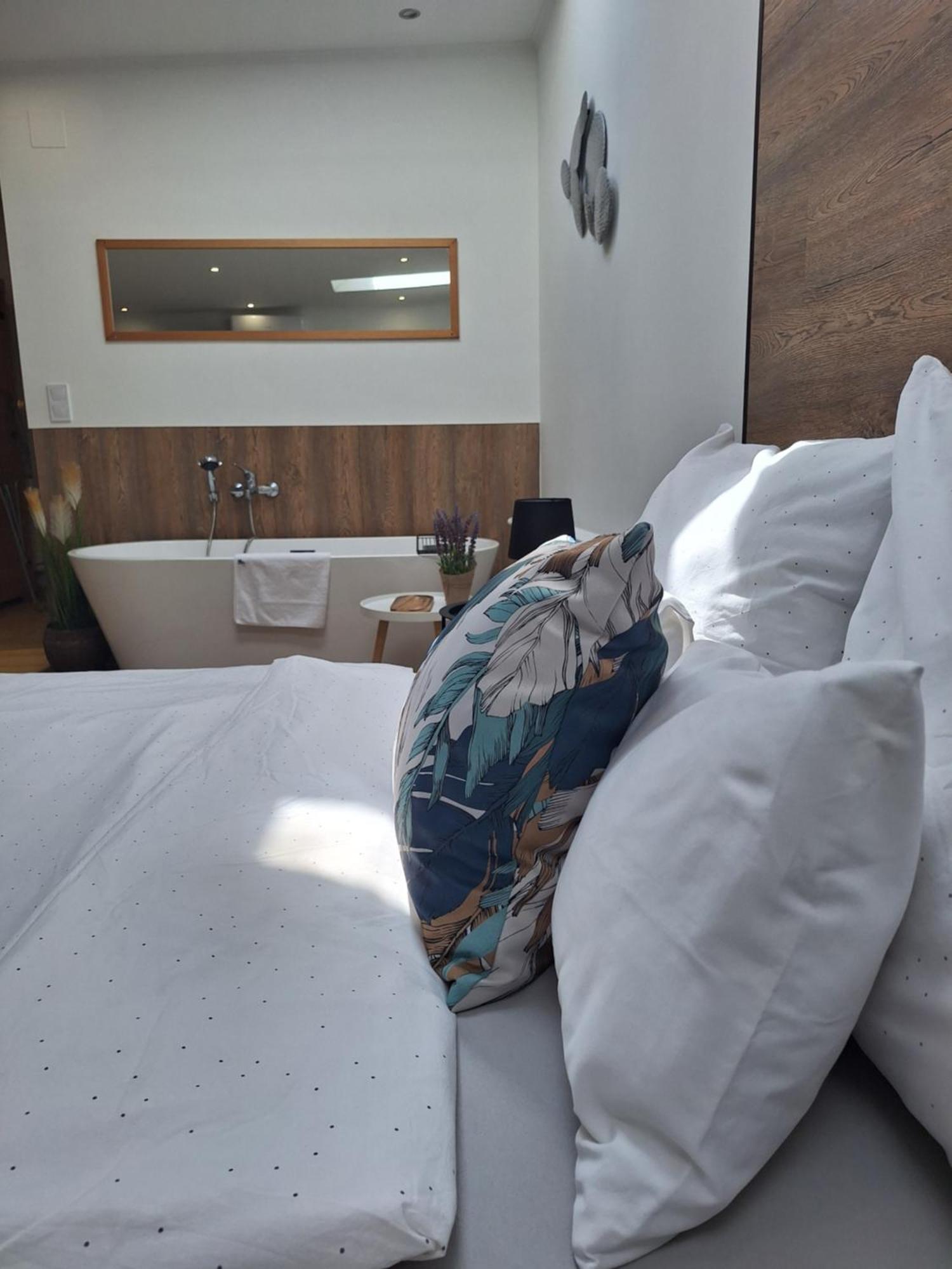 Varfal Apartman II Eger Habitación foto